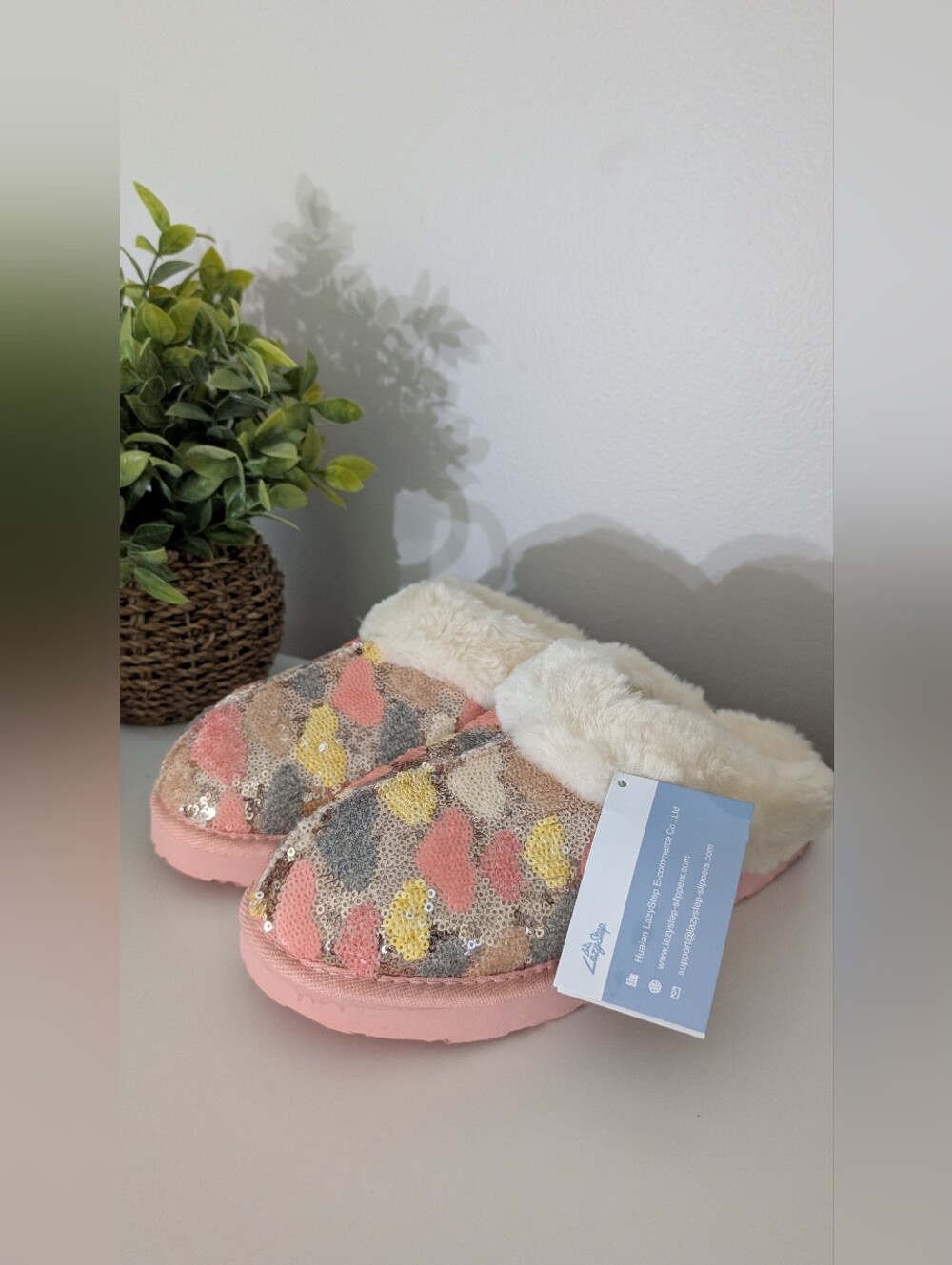 Sequin Heart Slip-On Slippers with Faux Fur Lining - Pink